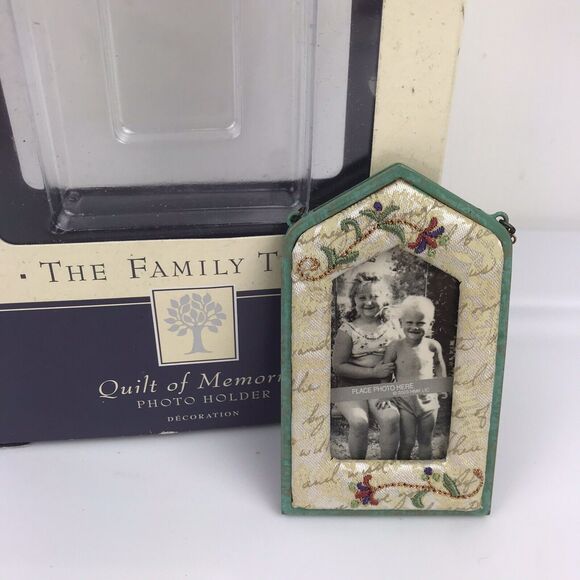 Hallmark Keepsake Ornament Photo Frame 2003 Quilt Of Memories Family Tree In Box - Picture 1 of 9